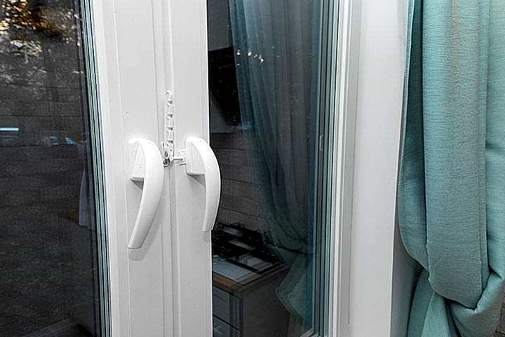 окно крупным планом